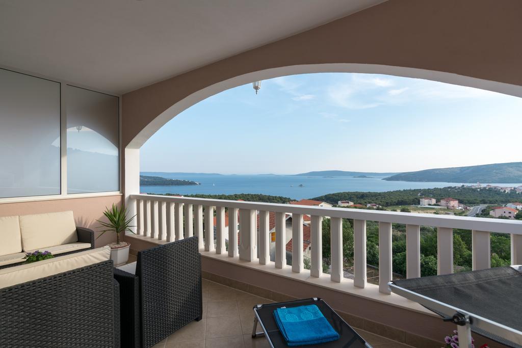 Apartments Blue Lagoon Trogir Buitenkant foto